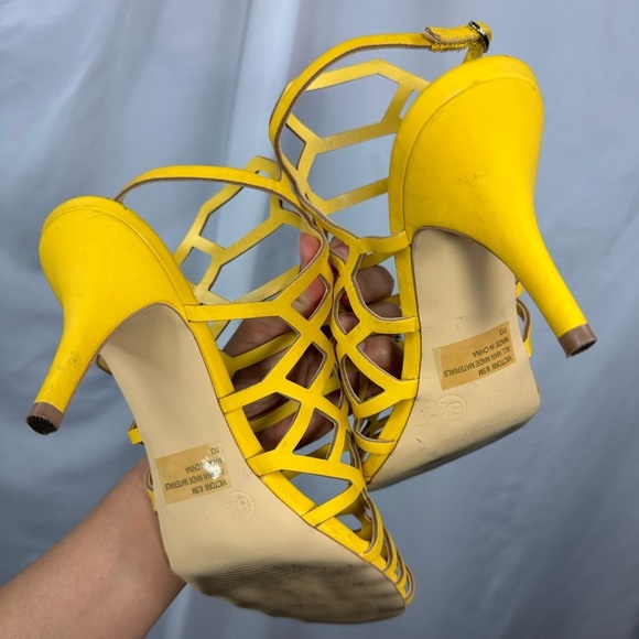 Steve Madden yellow caged heels size 8.5 - Picture 5 of 9